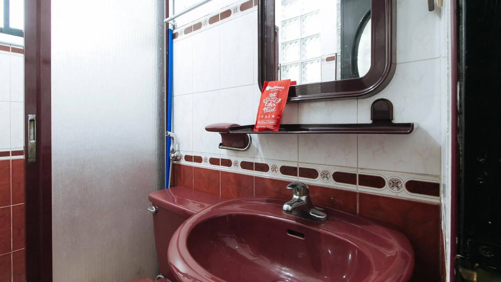Reddoorz At Plus Villa Gloria Taguig Hotel