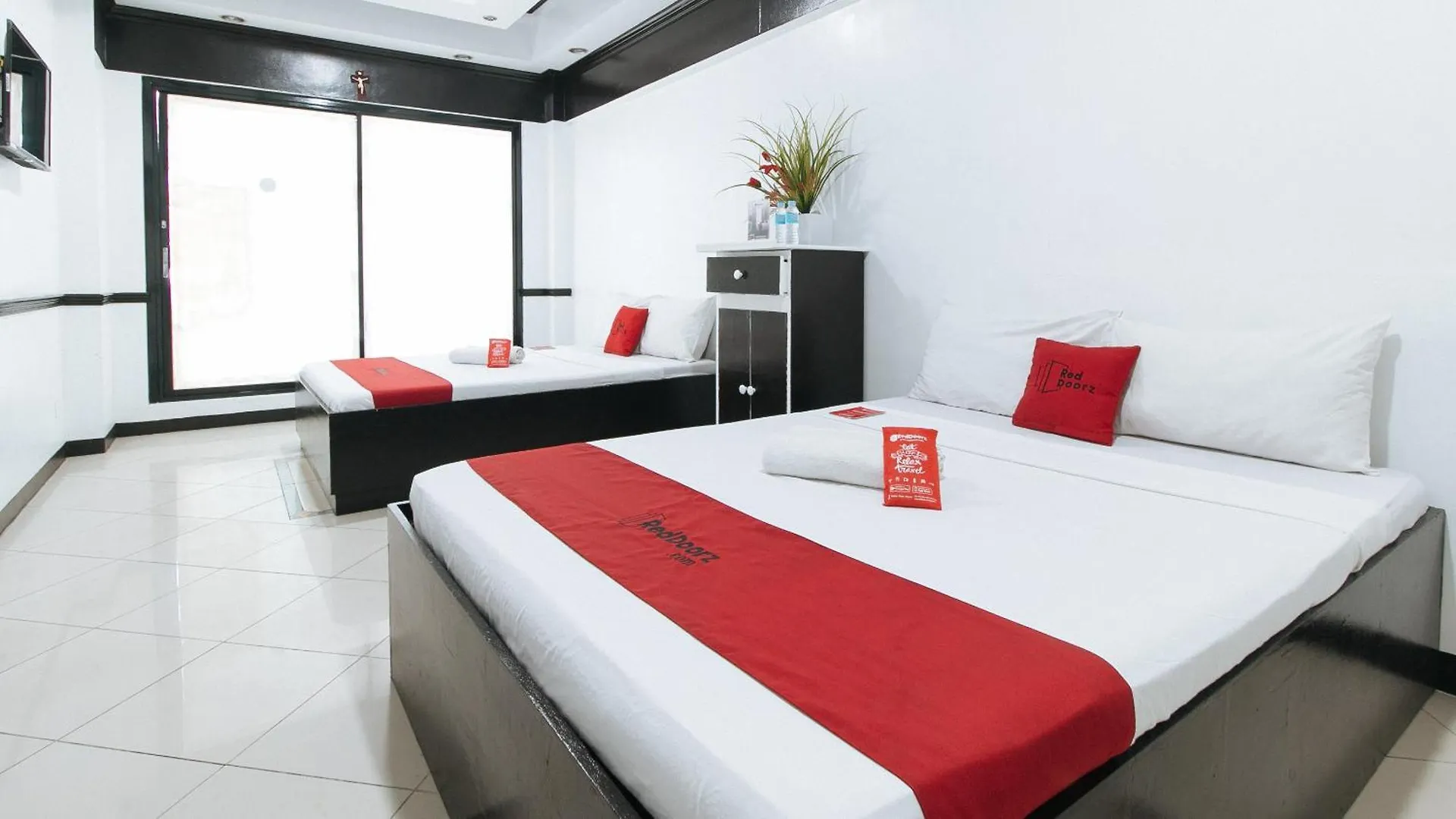 Reddoorz At Plus Villa Gloria Taguig Hotel