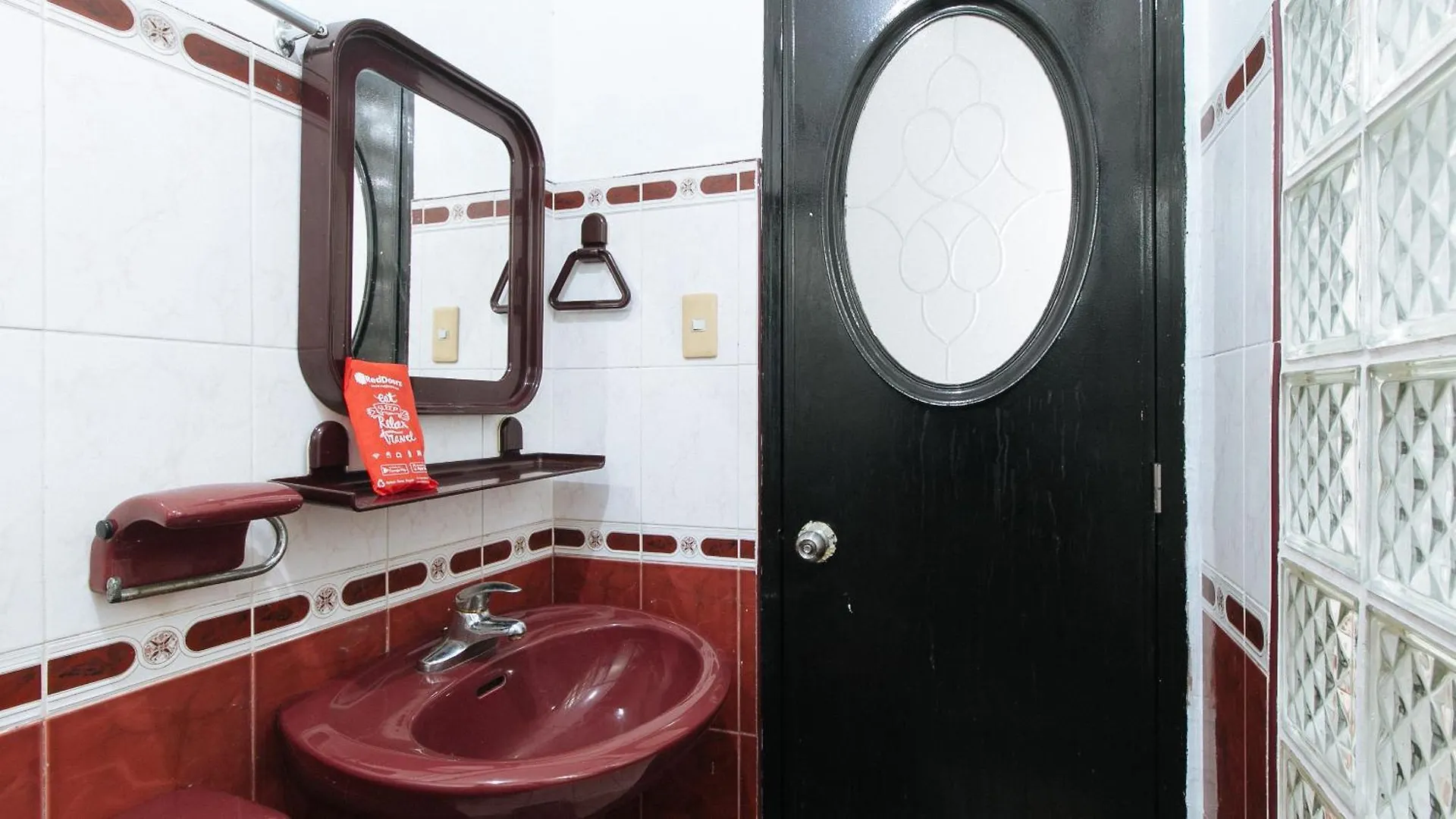 Reddoorz At Plus Villa Gloria Taguig