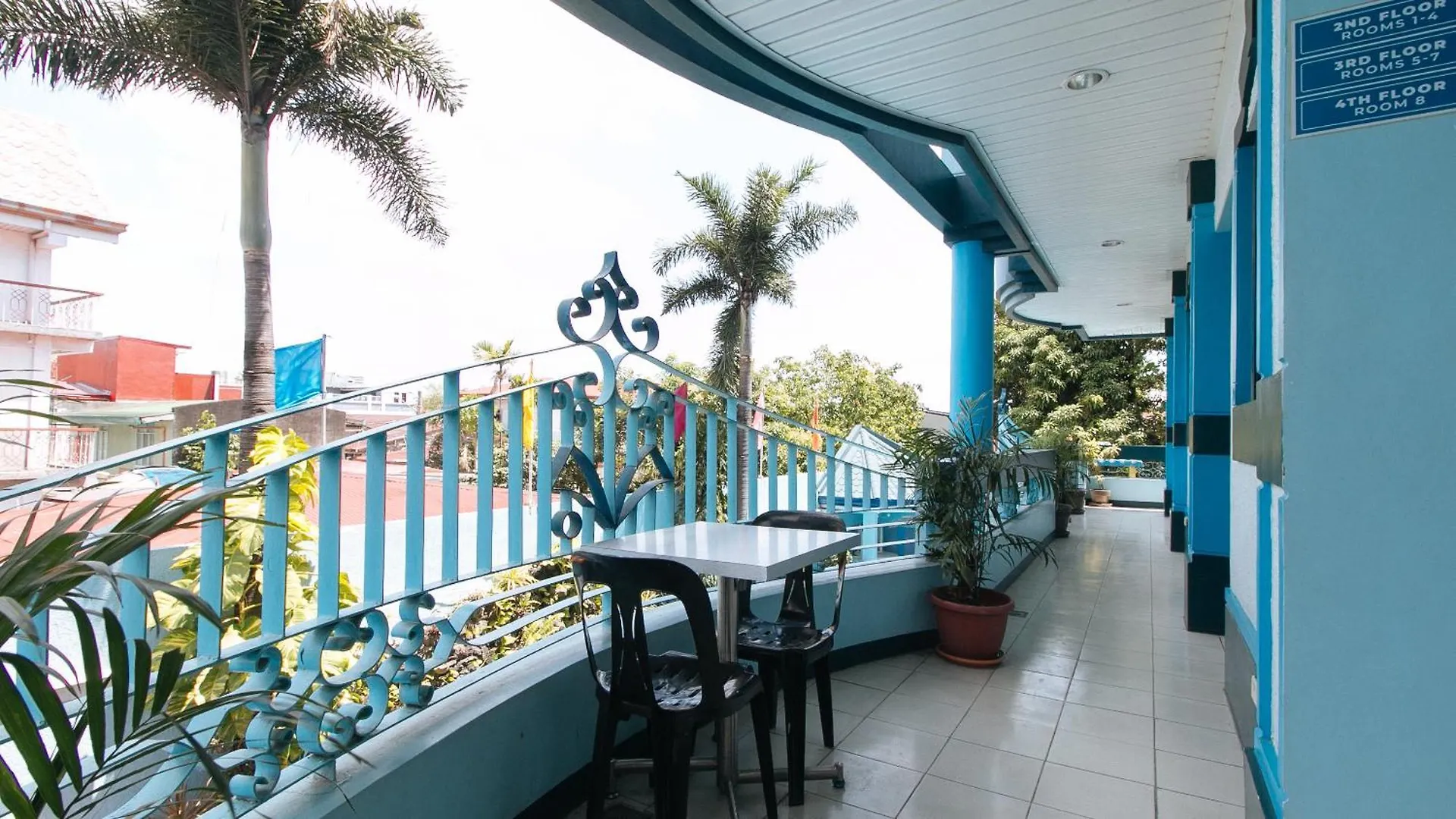 Reddoorz At Plus Villa Gloria Taguig Hotel