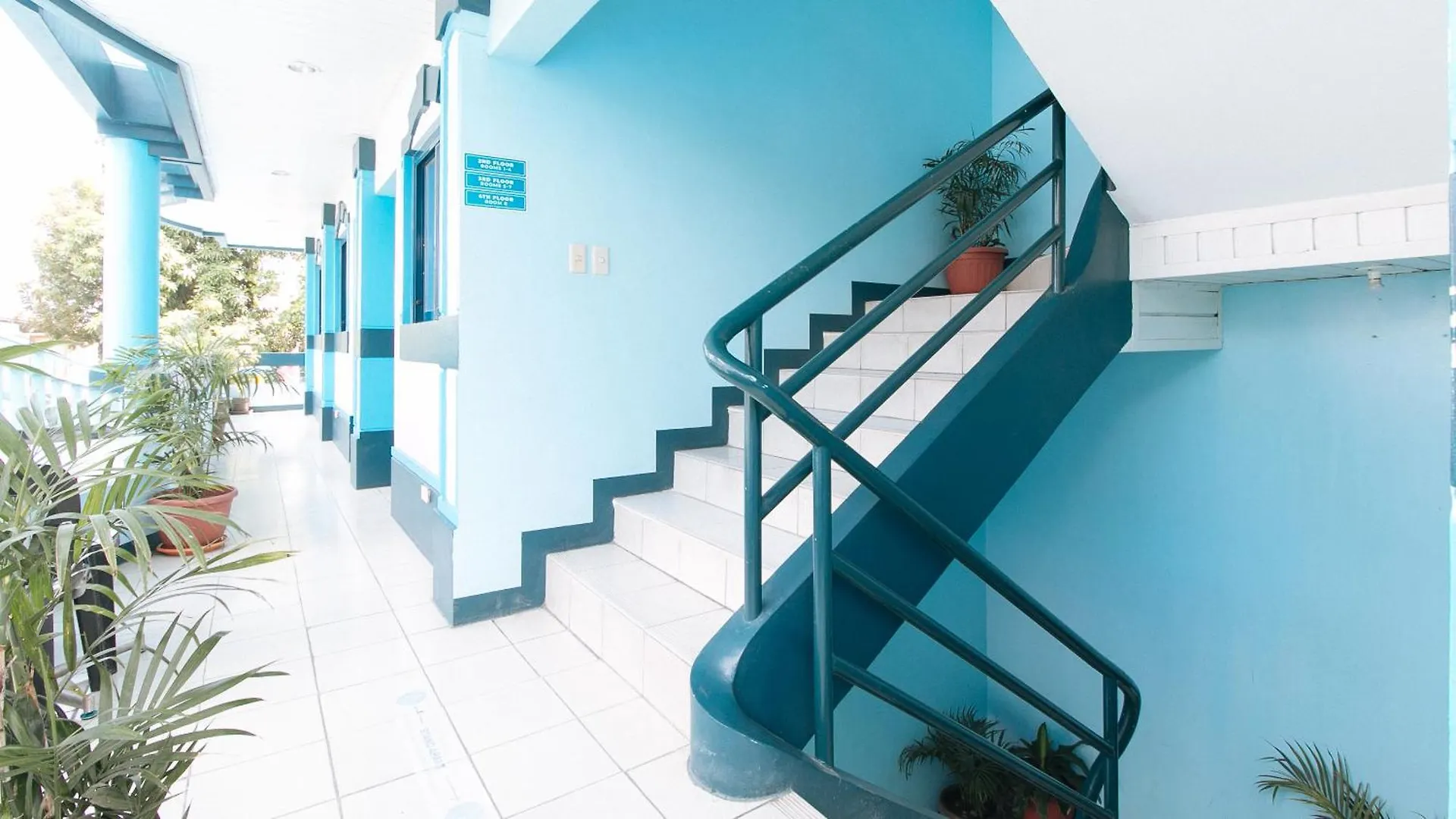 *** Hotel Reddoorz At Plus Villa Gloria Taguig Philippines